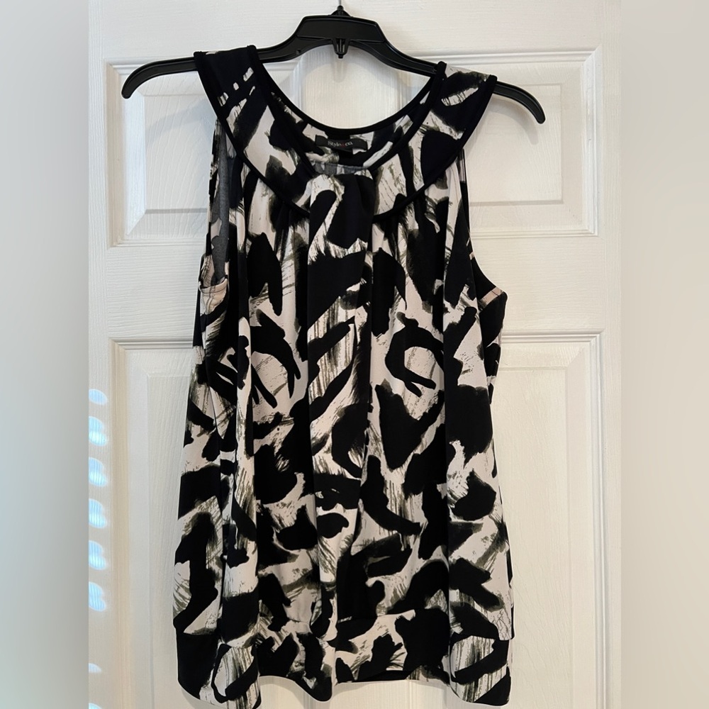 ✨ Gorgeous Style & Co 🖤🤍 Sleeveless Top – Versatile, Like New 👗♻️
